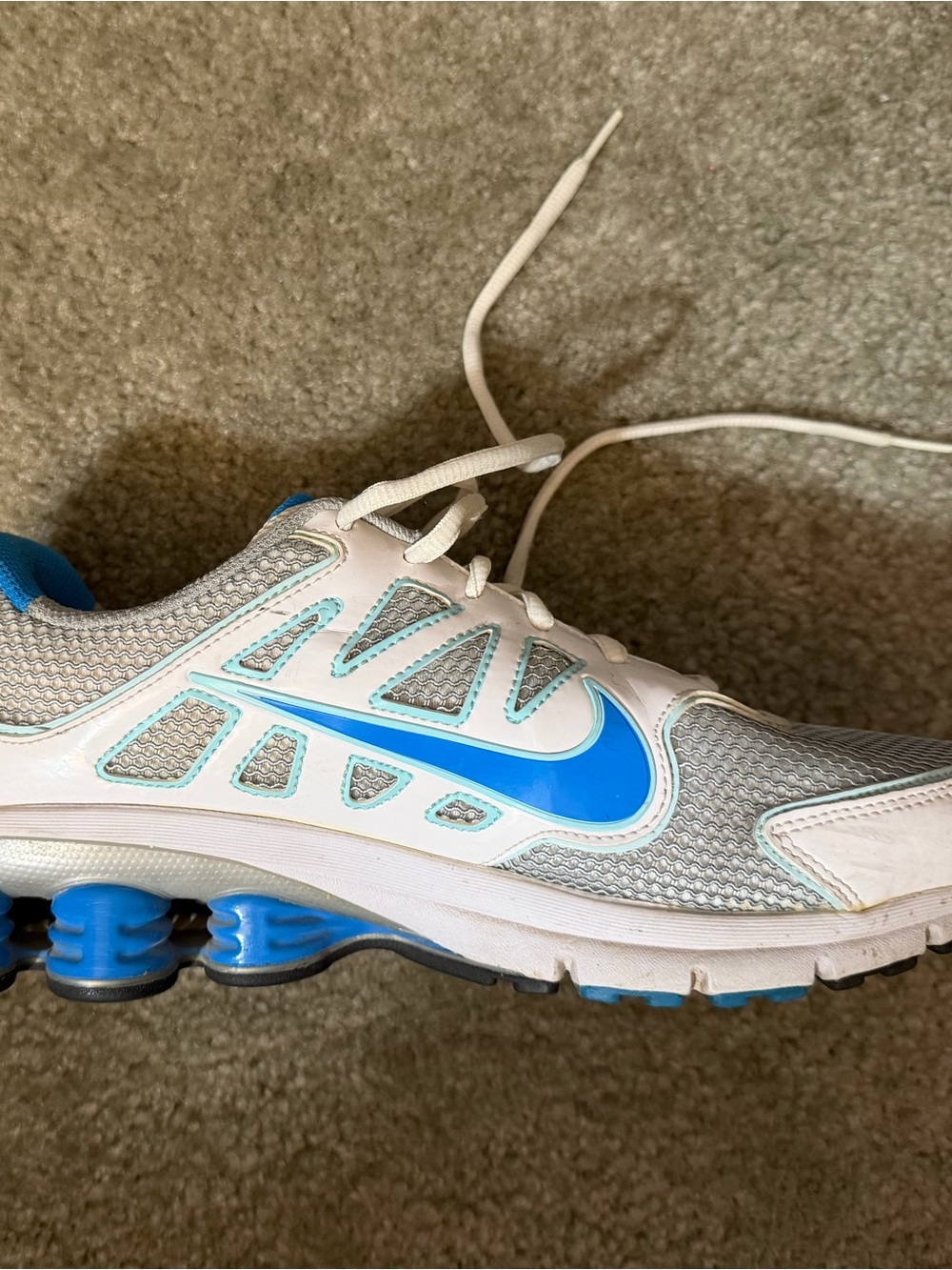 Nike Women’s Shox Qualify 2 (left shoe only)